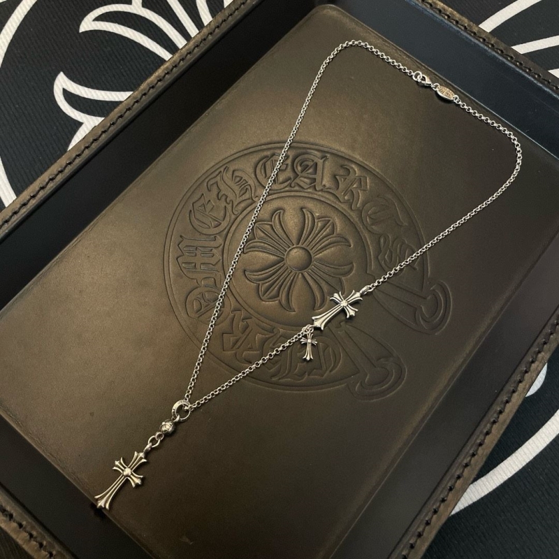 Ch**me He**ts necklaces